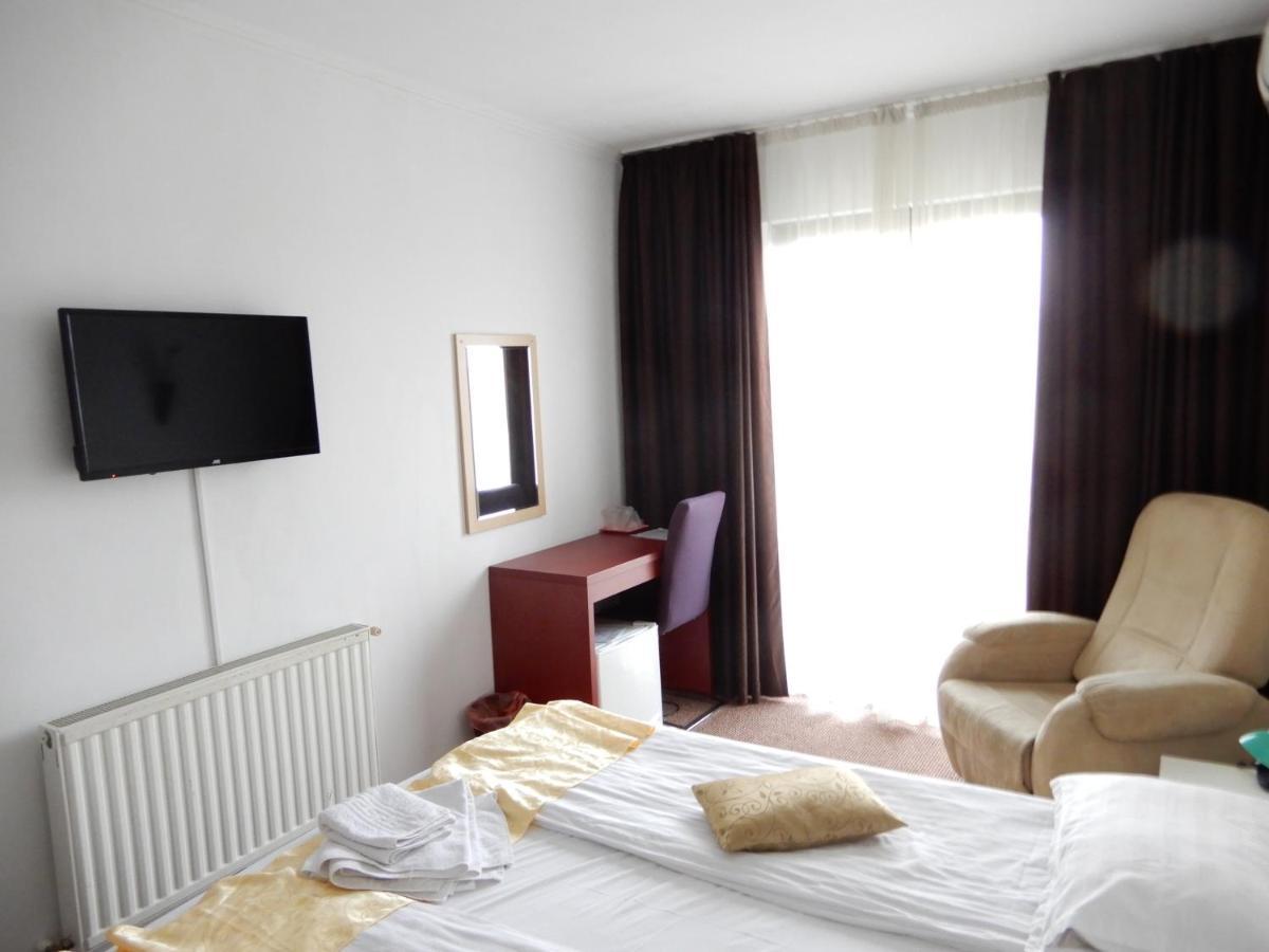 Rhc Royal Hotel Орадеа Екстериор снимка