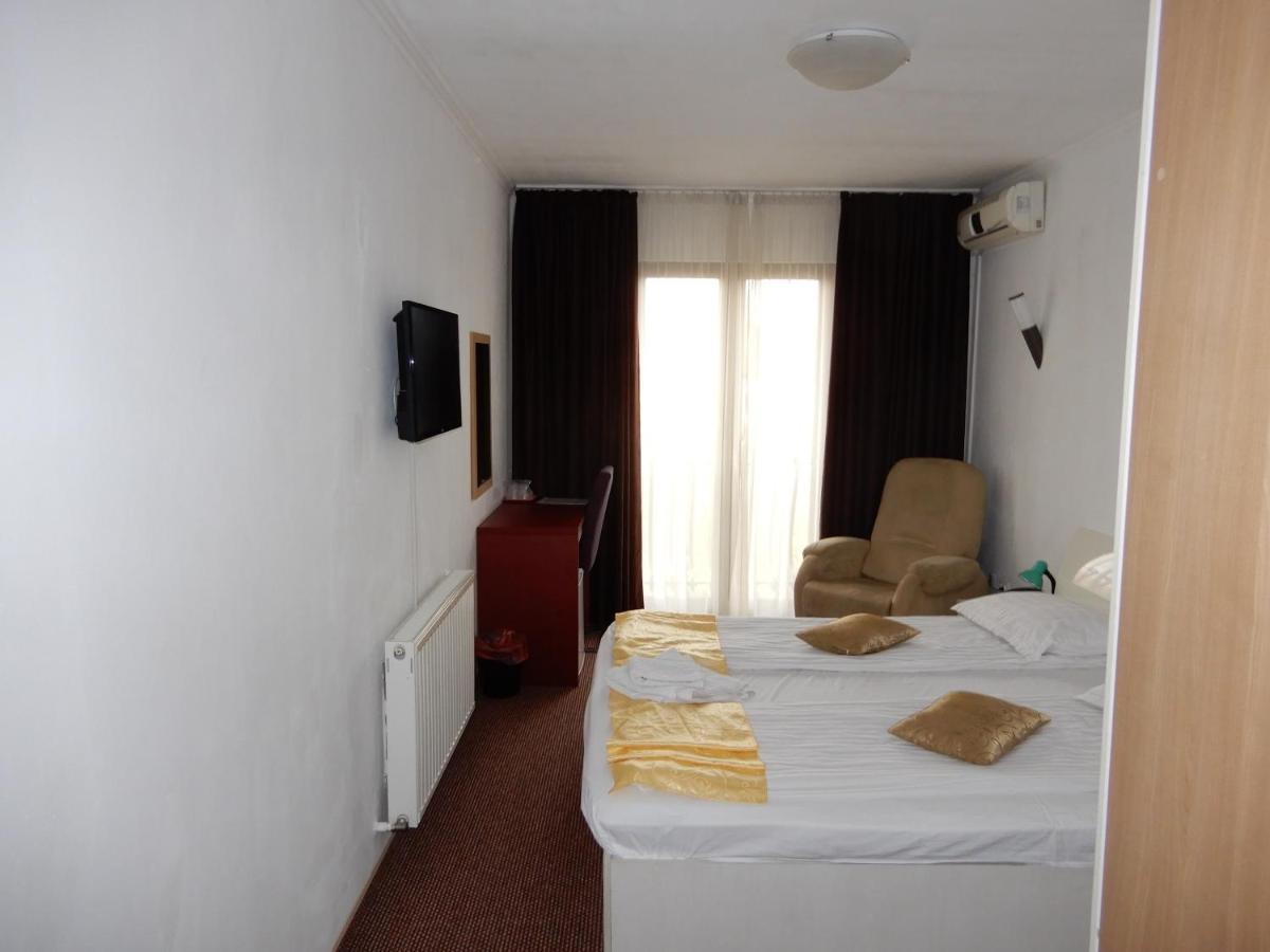 Rhc Royal Hotel Орадеа Екстериор снимка
