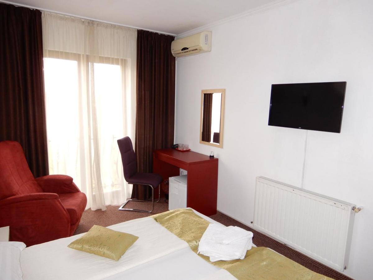 Rhc Royal Hotel Орадеа Екстериор снимка
