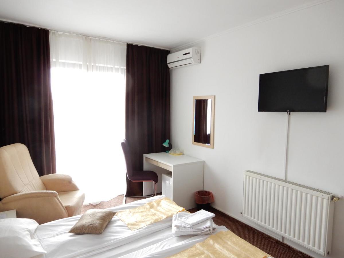 Rhc Royal Hotel Орадеа Екстериор снимка