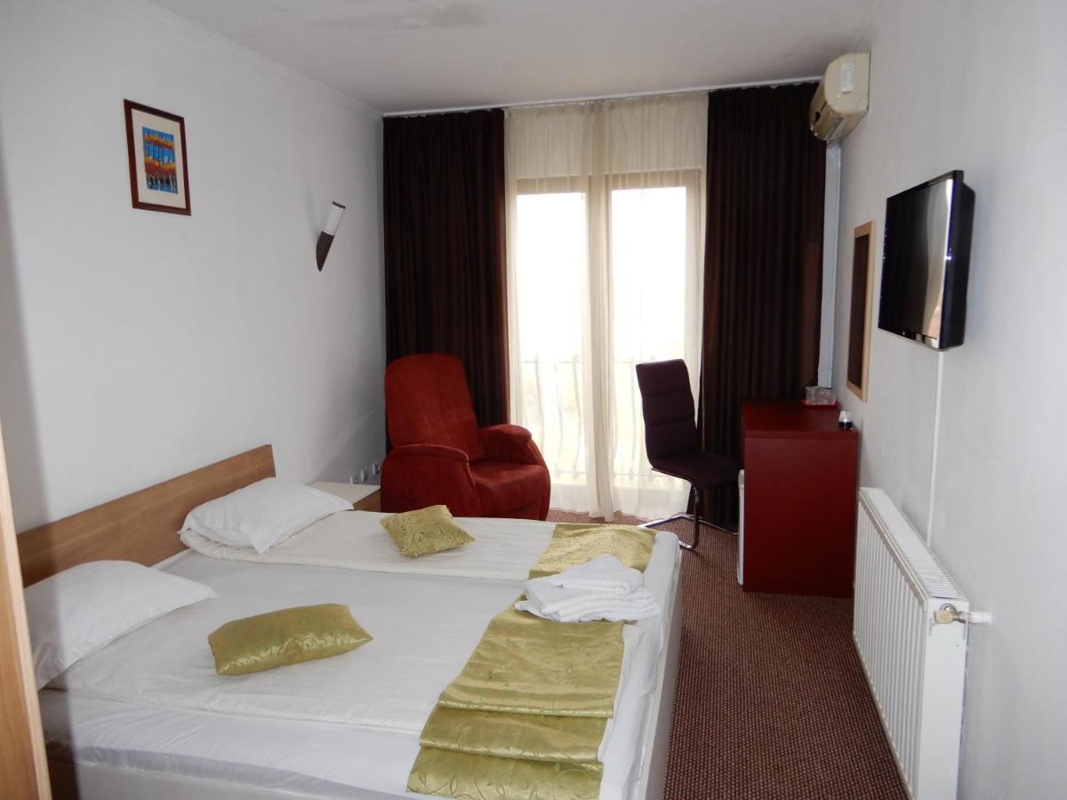 Rhc Royal Hotel Орадеа Екстериор снимка