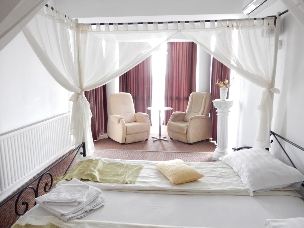 Rhc Royal Hotel Орадеа Екстериор снимка