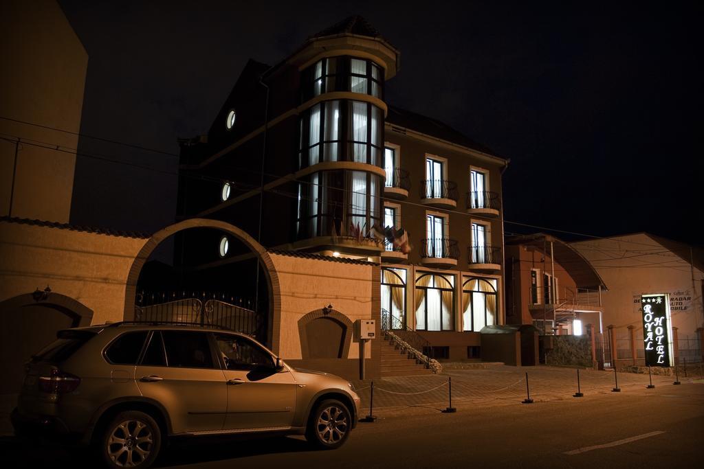 Rhc Royal Hotel Орадеа Екстериор снимка