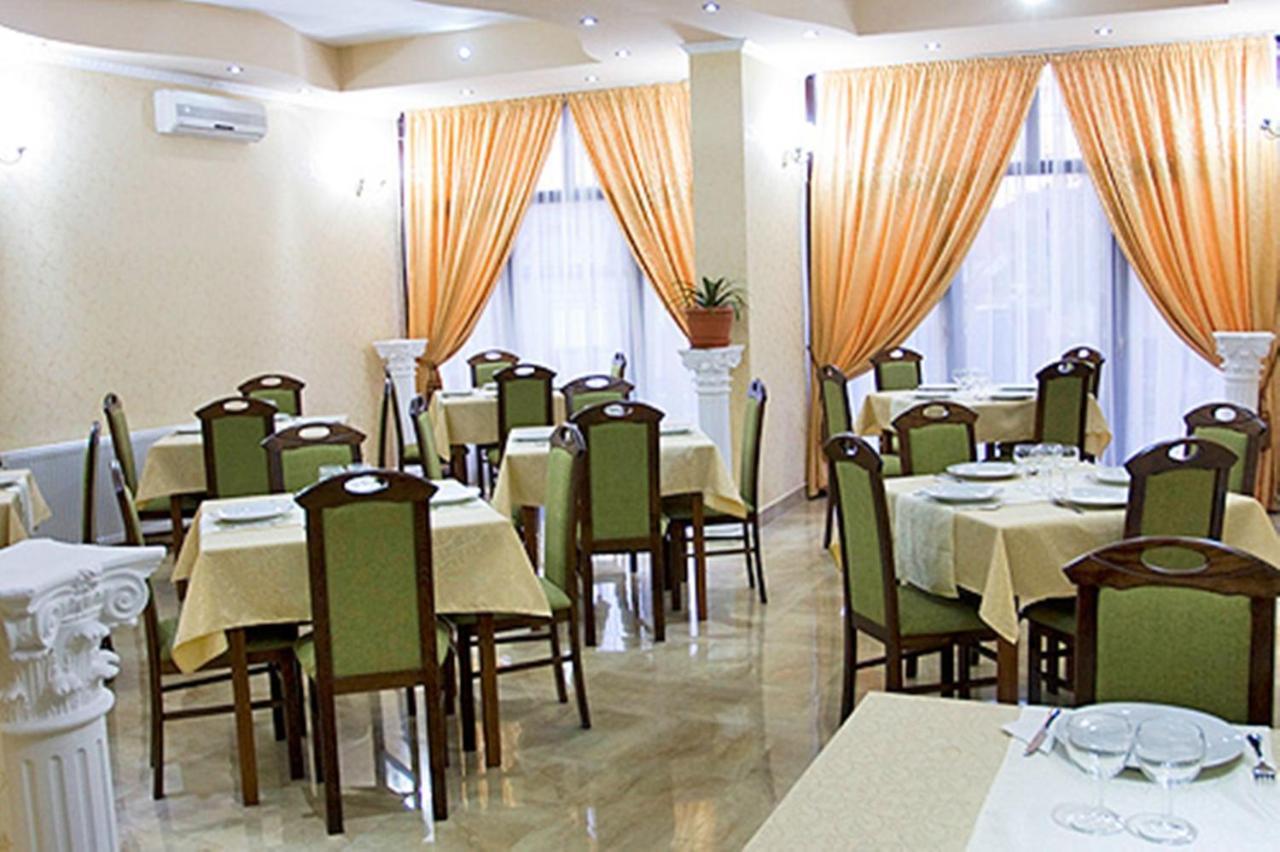 Rhc Royal Hotel Орадеа Екстериор снимка