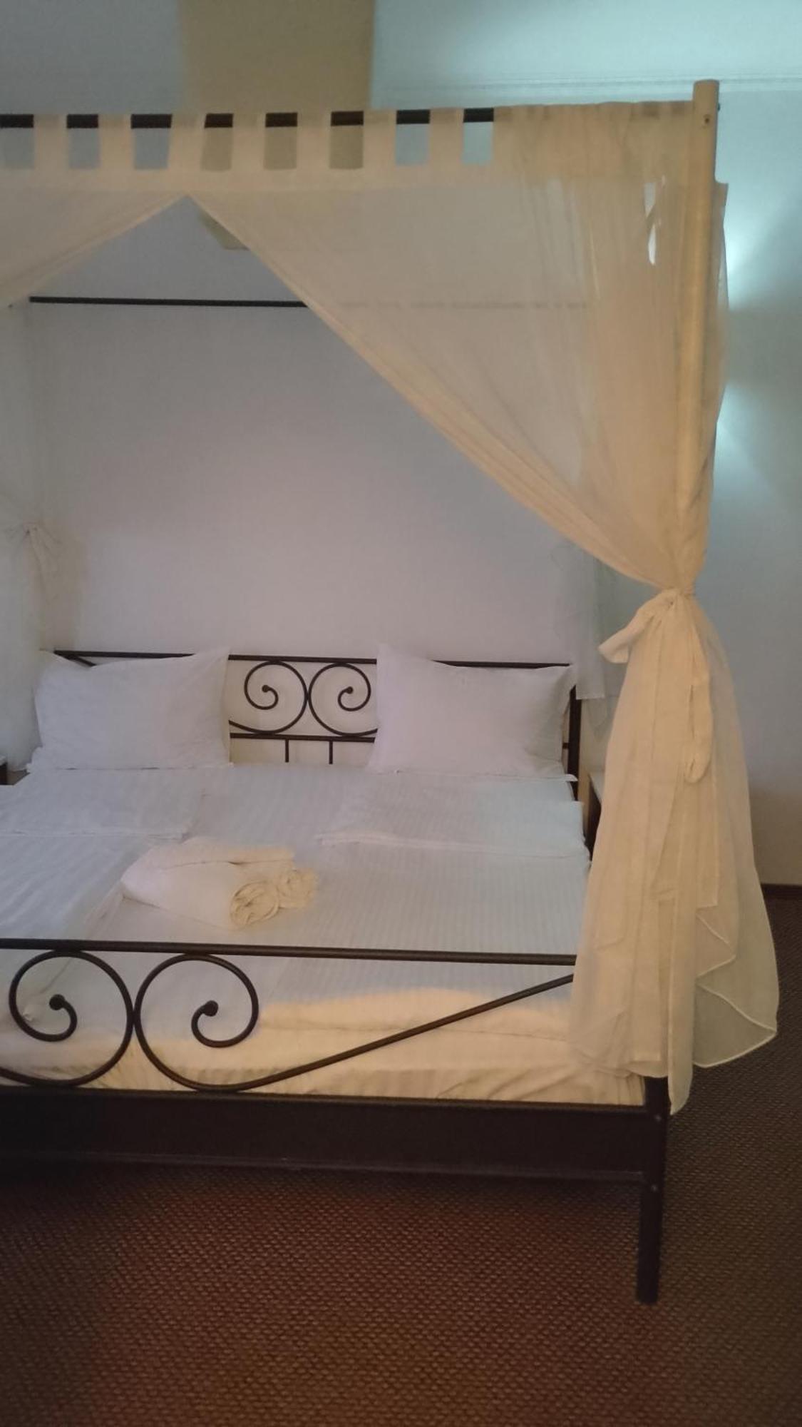 Rhc Royal Hotel Орадеа Екстериор снимка