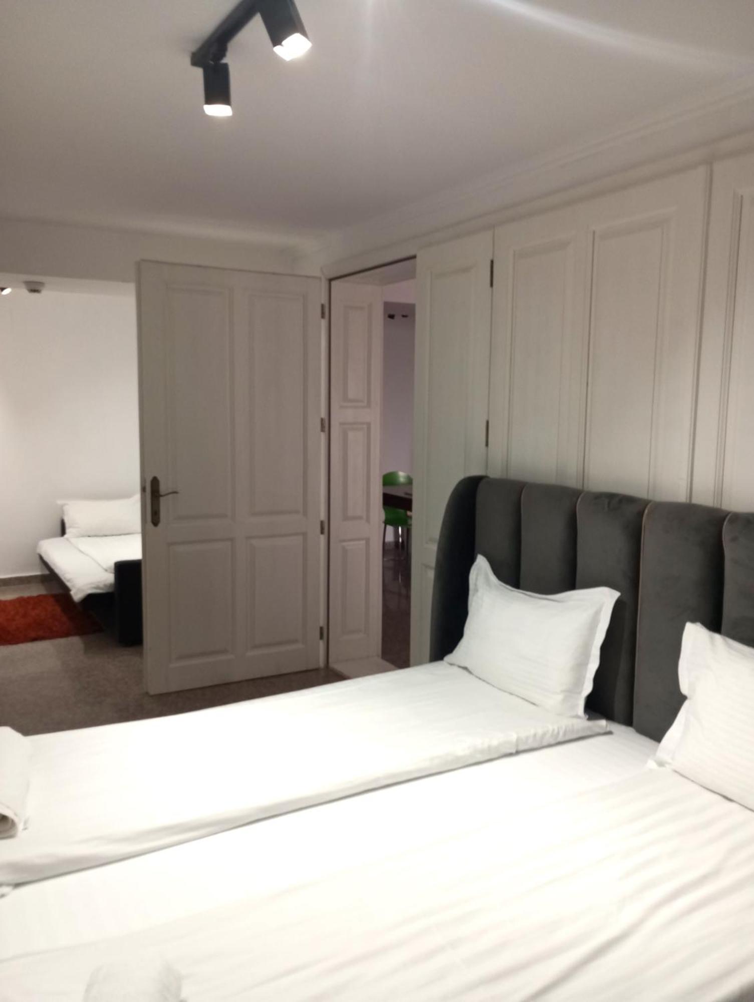 Rhc Royal Hotel Орадеа Екстериор снимка